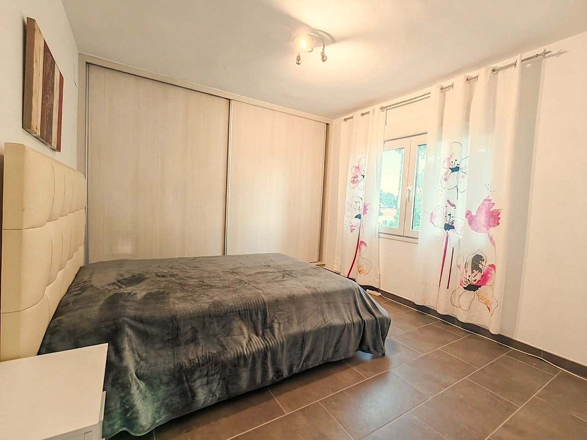 South‑facing modern villa in Calpe