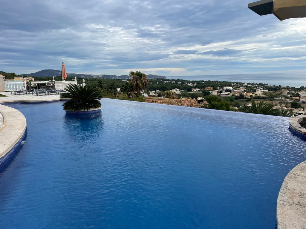 Villa de lujo con vista al mar en venta en Calpe - 2
