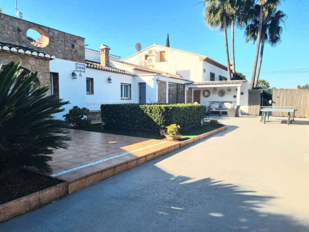 1 · Lliber ·  1.500.000€€ 1 · Lliber ·  1.500.000€€