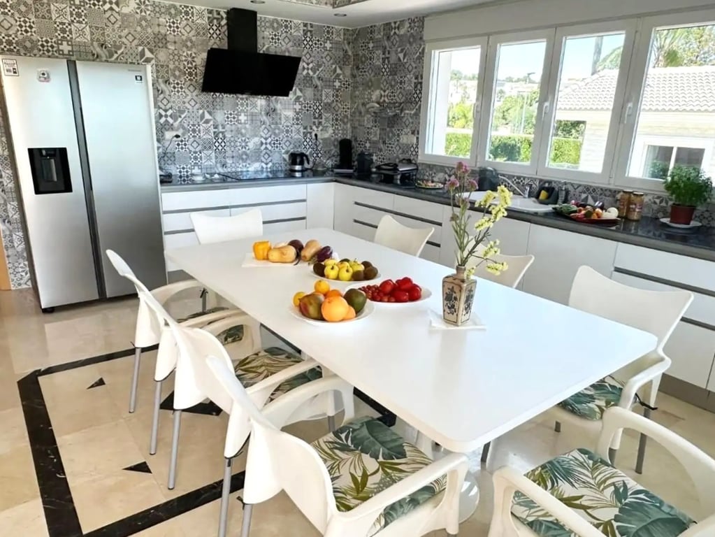 Property #RH20394 - 21