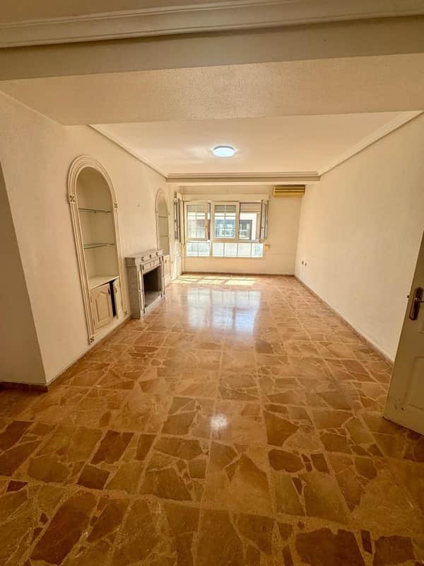 Appartement met 5 slaapkamers in Torrevieja