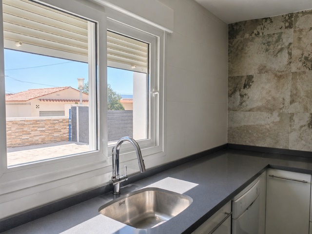 South‑facing modern villa in Calpe