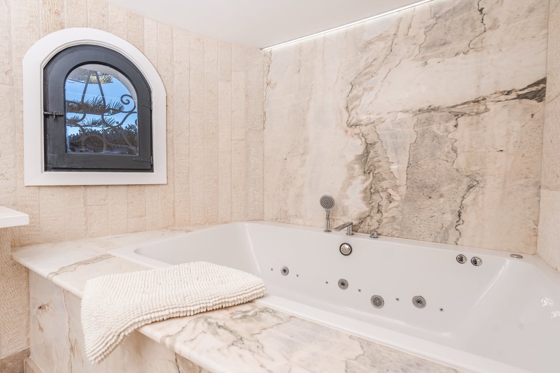 Property #RH21356 - 38