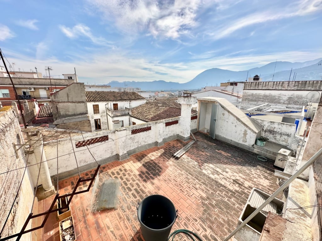 Encantadora casa de pueblo con gran patio interior en el centro de Pego. - 24