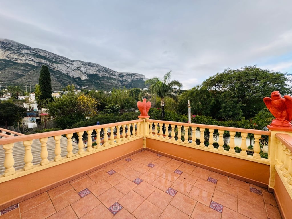 Dénia. Chalet amplio con vistas al mar en venta - 32