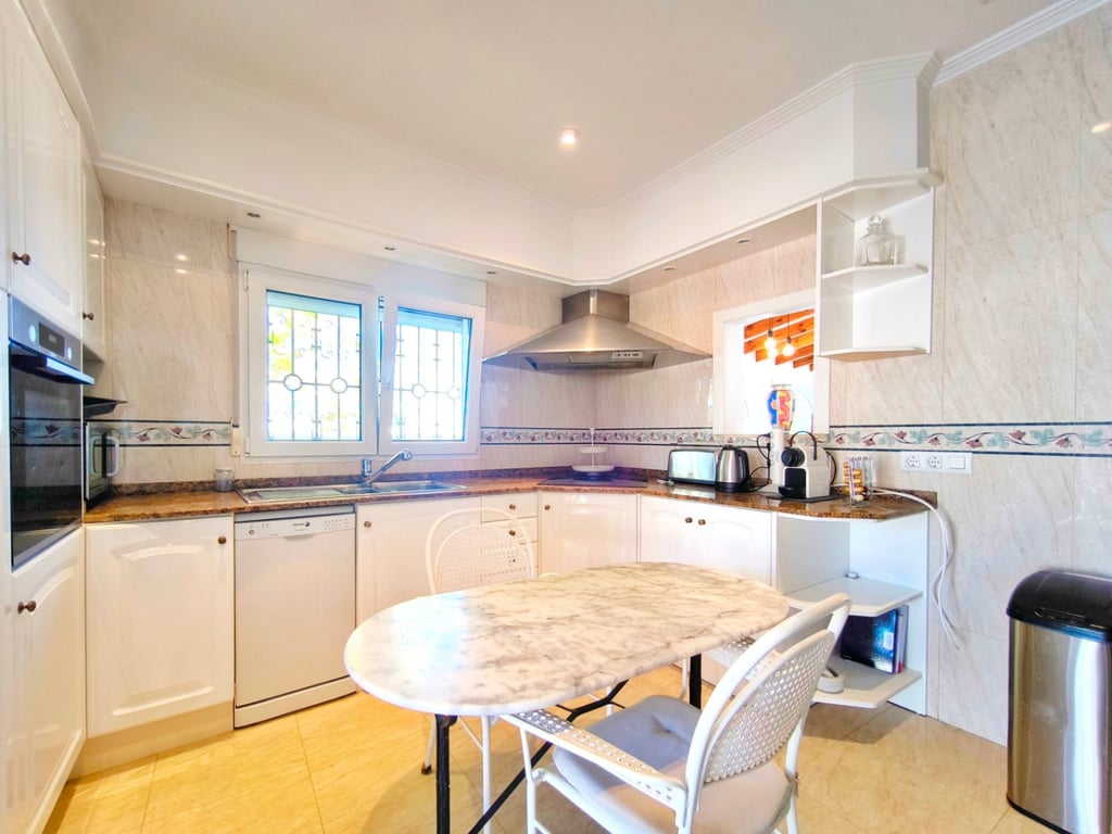 Villa con apartamento de invitados y vistas al mar en Dénia - 36