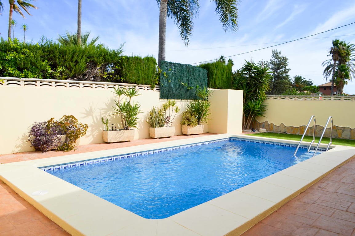 Villa de 4 dormitorios en Las Marinas, en la zona de Las Brisas - 43