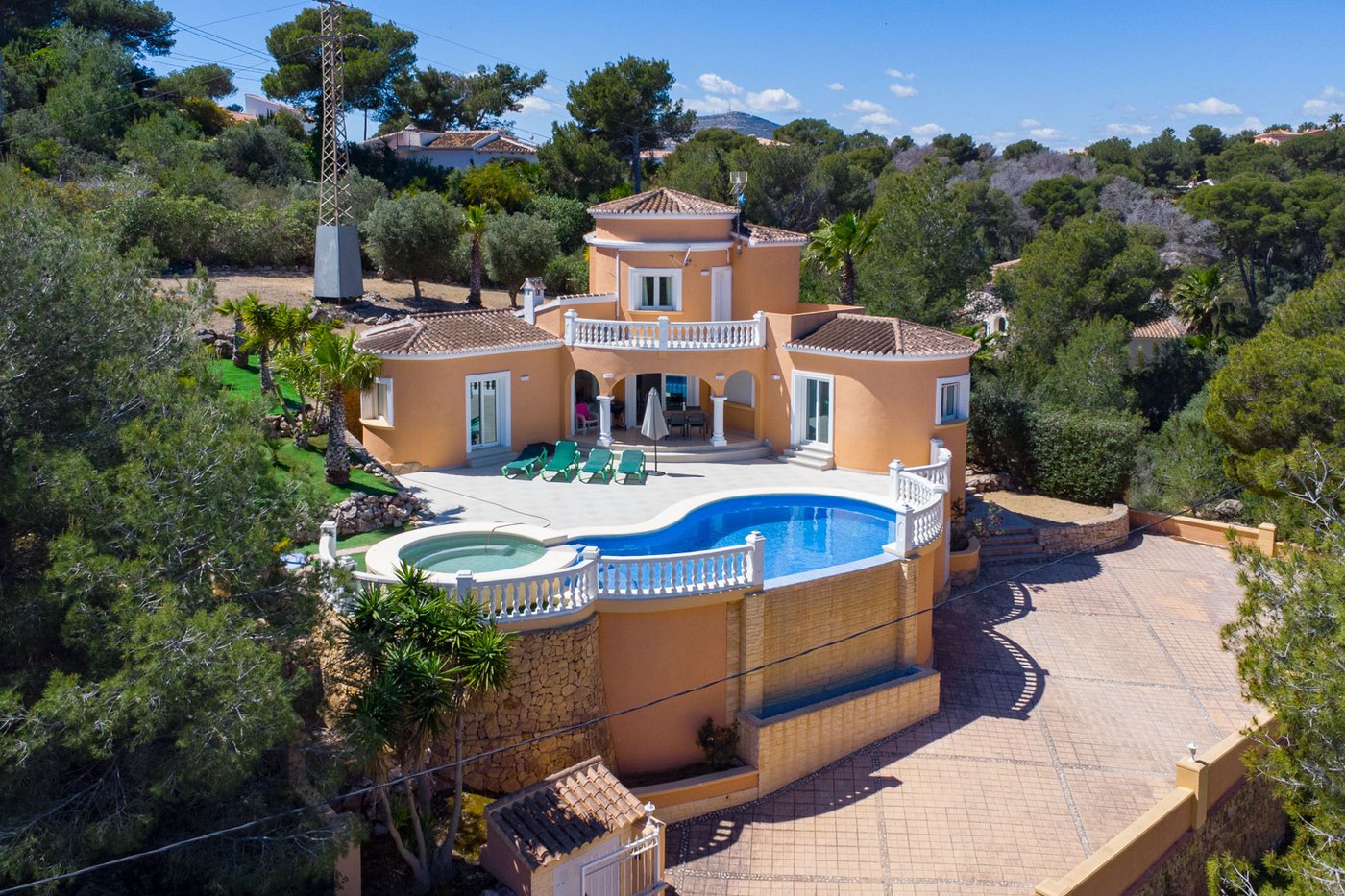 Charming 3-Bedroom Villa in Jávea – 150 m² on ~1,000 m² Plot, €625,000
