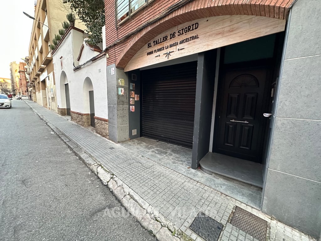 Local comercial en la calle Corró