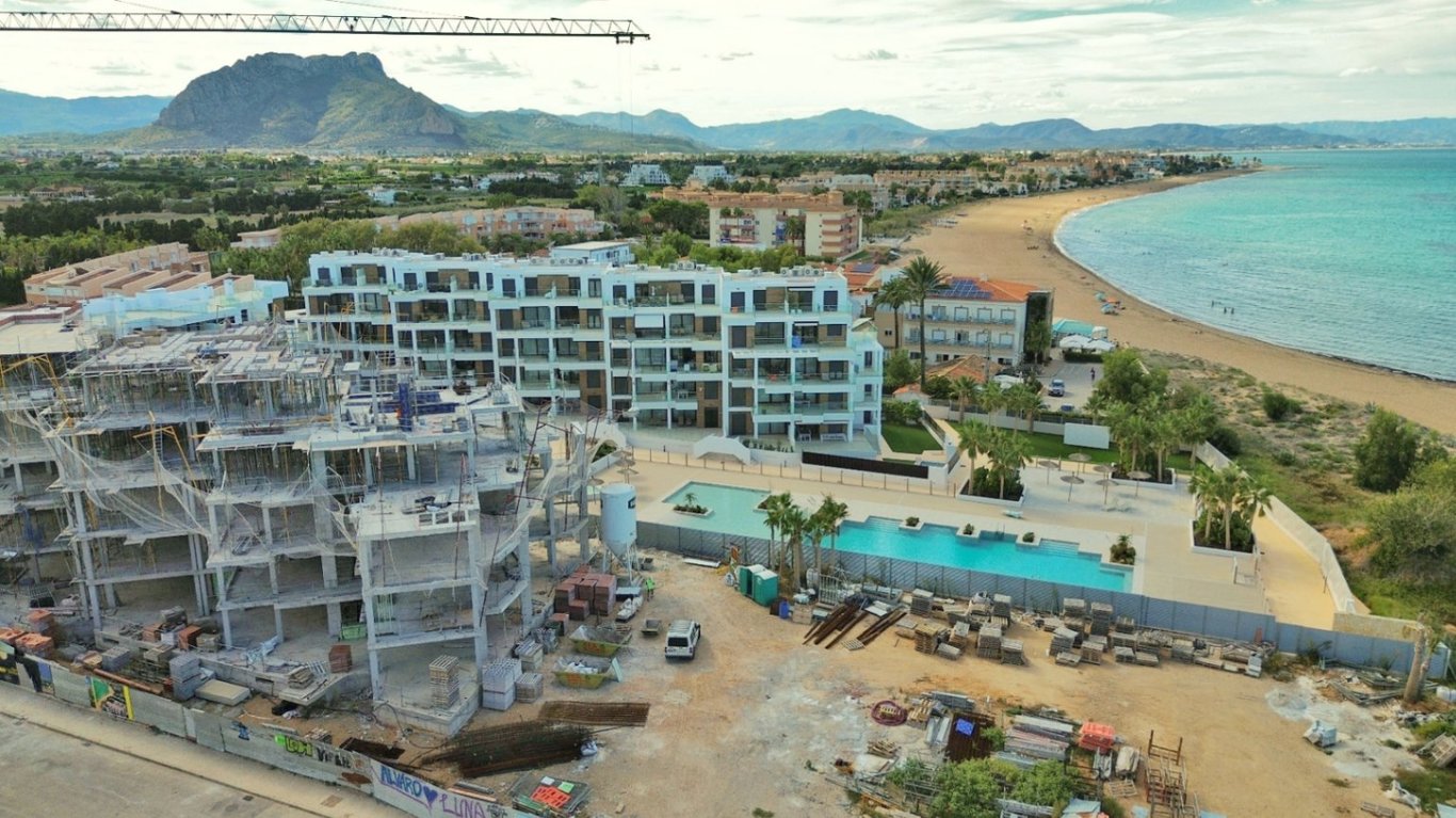 Apartamento de obra nueva en primera línea en playa en Dénia - 18