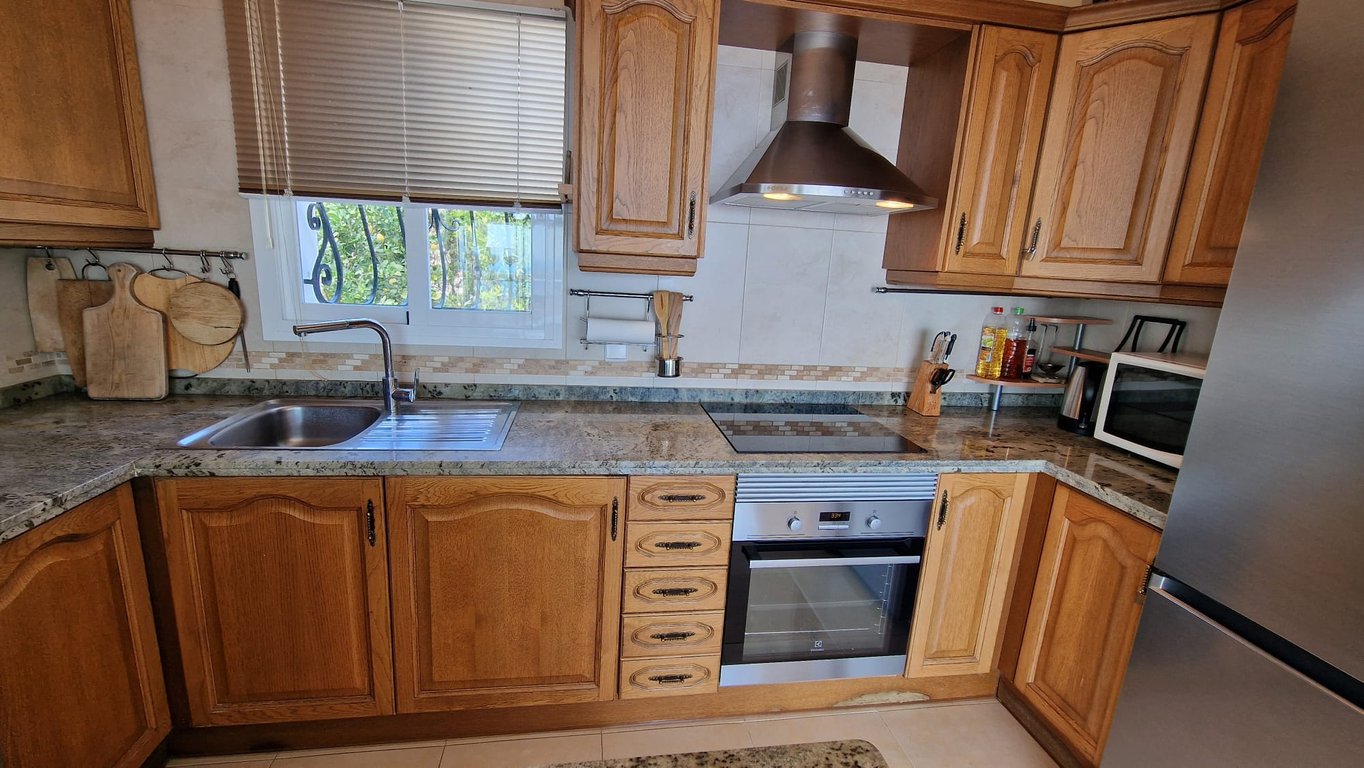 La Cima del Lujo Mediterráneo: Villa Energizada por Solar con Vistas al Mar Inigualables en Cumbre del Sol - 9