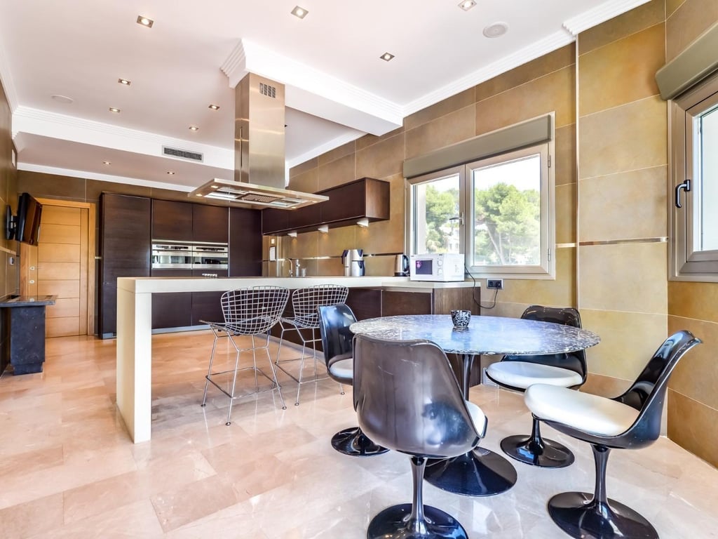 Property #RH20580 - 11