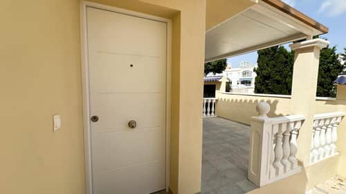 Rijwoning met 3 slaapkamers in San Miguel de Salinas — foto 10