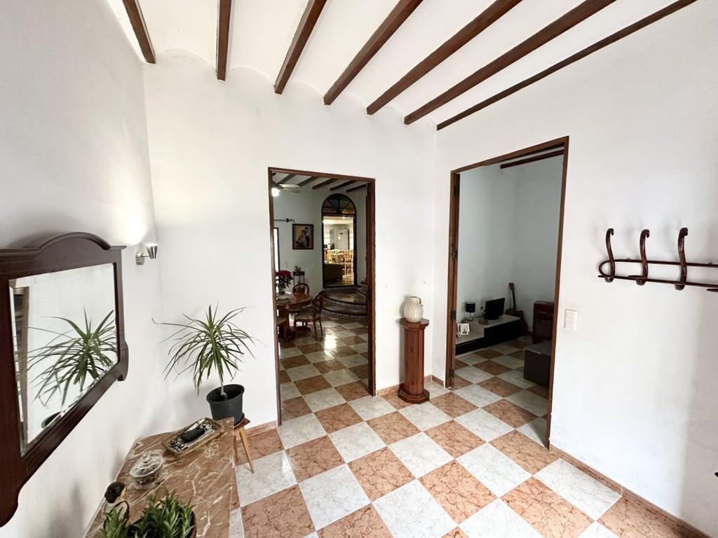 Casa de poble d'estil tradicional a Pego - 3