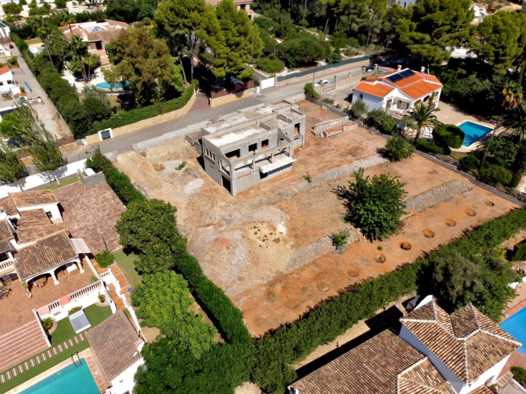 Propiedad con gran parcela, con una construcción para finalizar, en una demandada zona de Jávea - 2