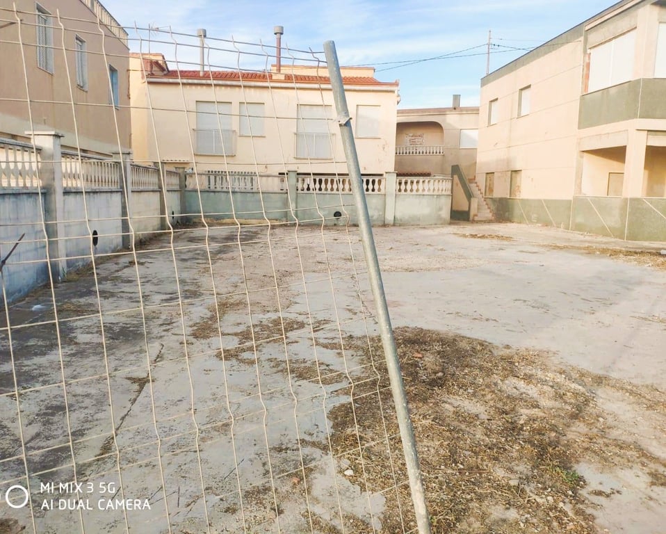 Conjunto de solares urbanos con 6 viviendas en chaflán a 4 calles – Gran oportunidad de inversión en zona costera - 6
