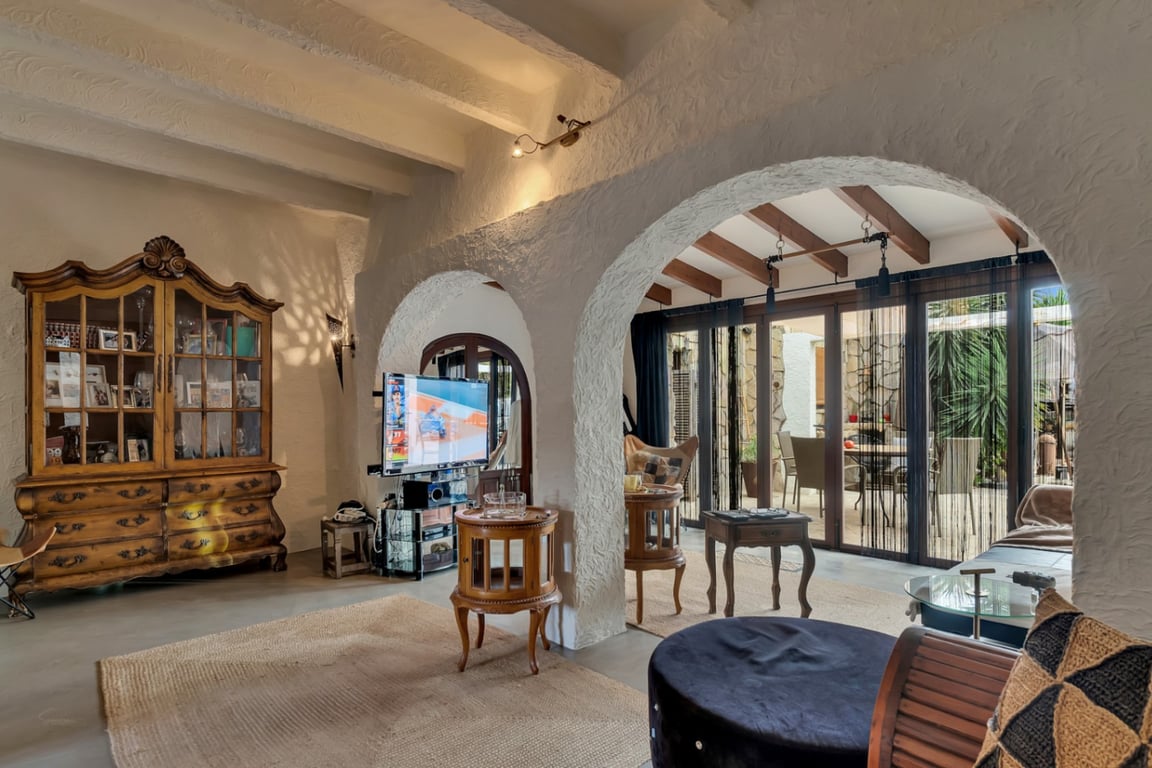 Villa con apartamento de invitados, totalmente renovada y cerca del casco antiguo de Jávea - 19