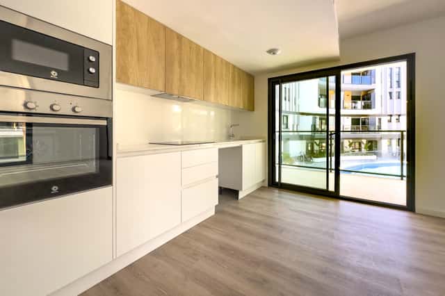 Apartamento sin amueblar de 3 dormitorios en Javea