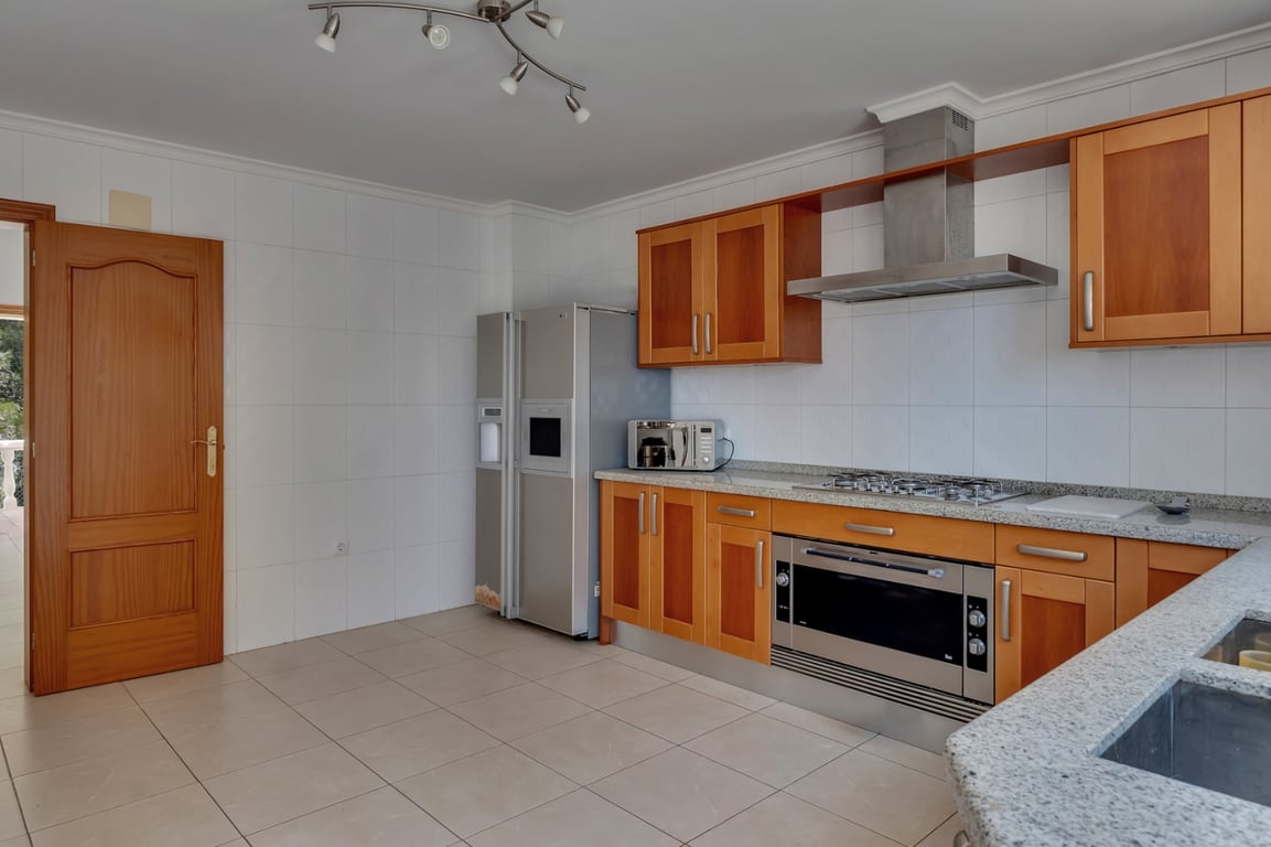 Villa con vistas abiertas en zona tranquila próxima al centro del pueblo de Jávea - 18