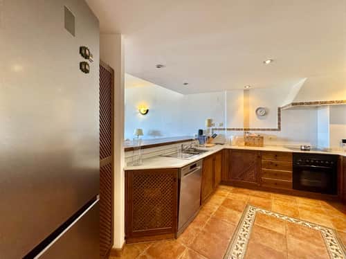 Ruim appartement met 2 slaapkamers, overdekt terras en zwembad in Punta Prima, Torrevieja — foto 18