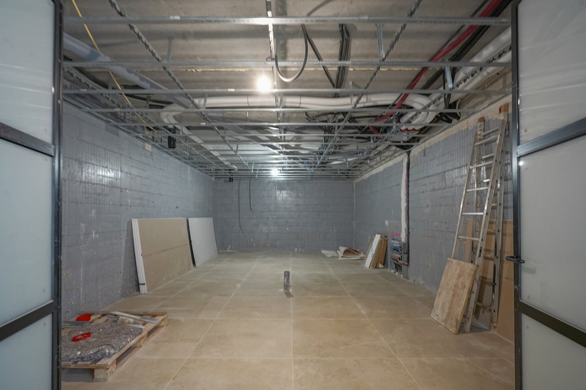 Property #RH21273 - 28