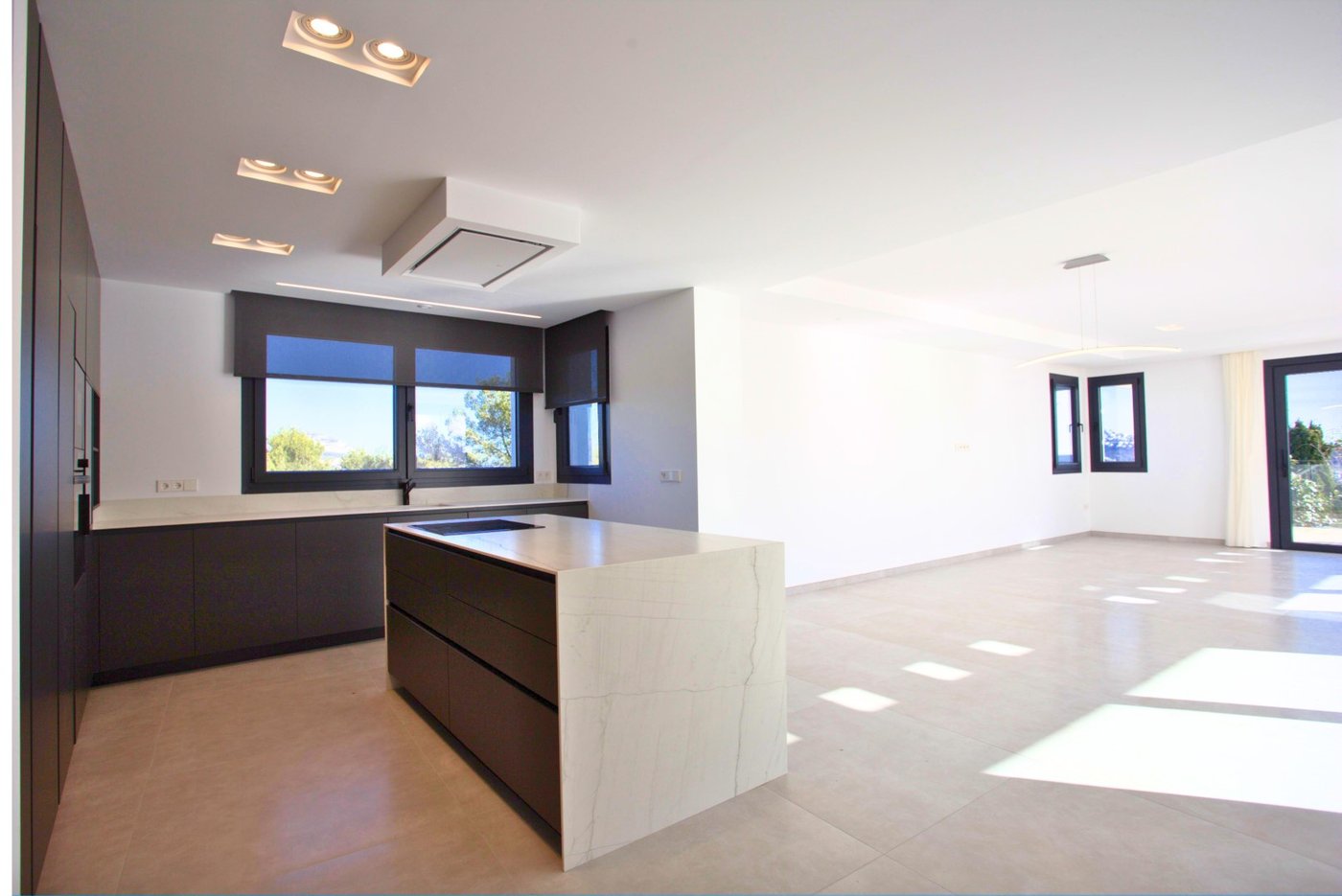 Villa Cascade — New 3-bedroom villa with panoramic Mediterranean Sea views