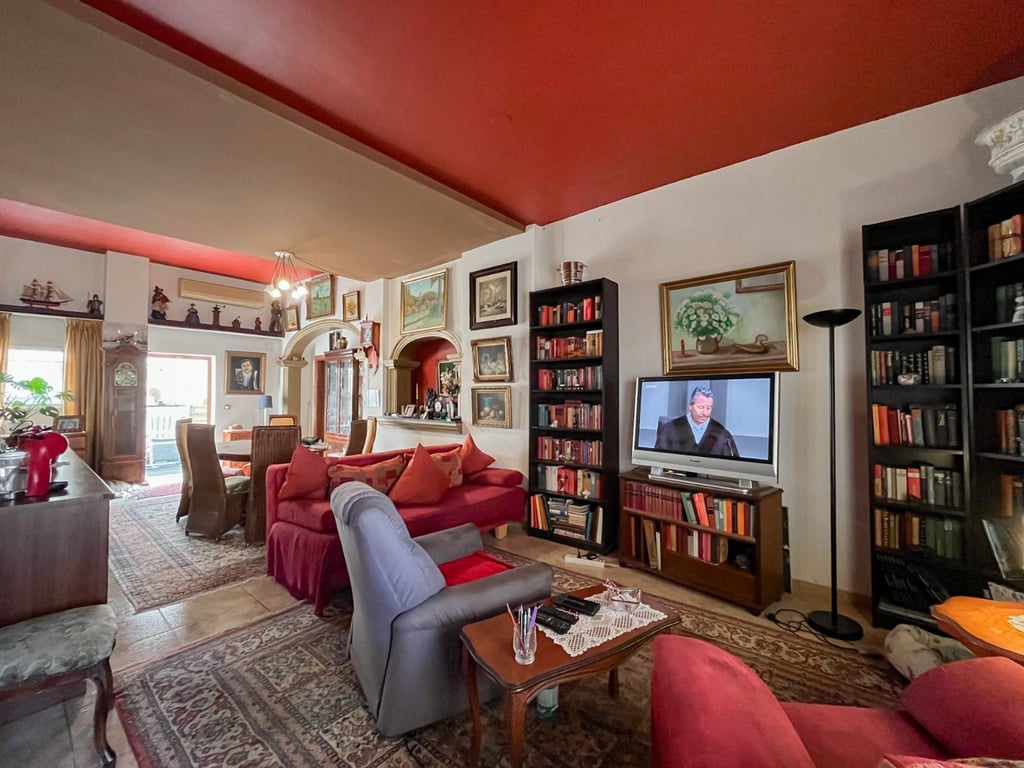 Casa en venda a Dénia amb llicència activa de restaurant a Las Marinas, a 500 m de la mar, km. - 32