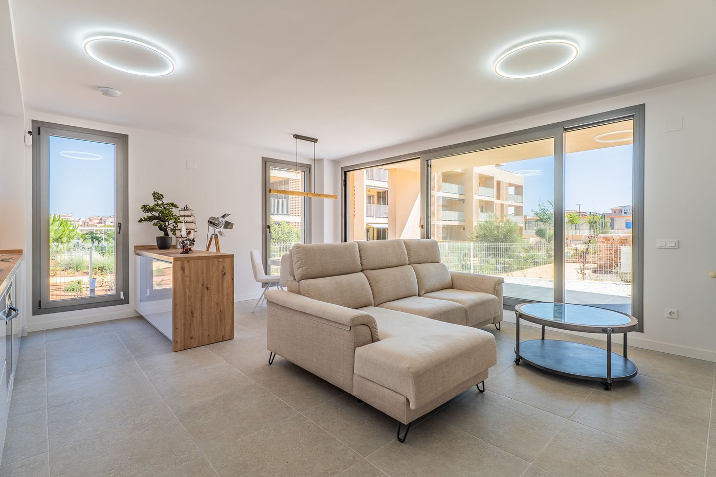 Apartamento planta baja nuevo con jardín privado — 3 dormitorios