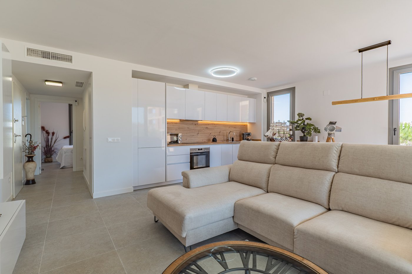 Apartamento planta baja nuevo con jardín privado — 3 dormitorios