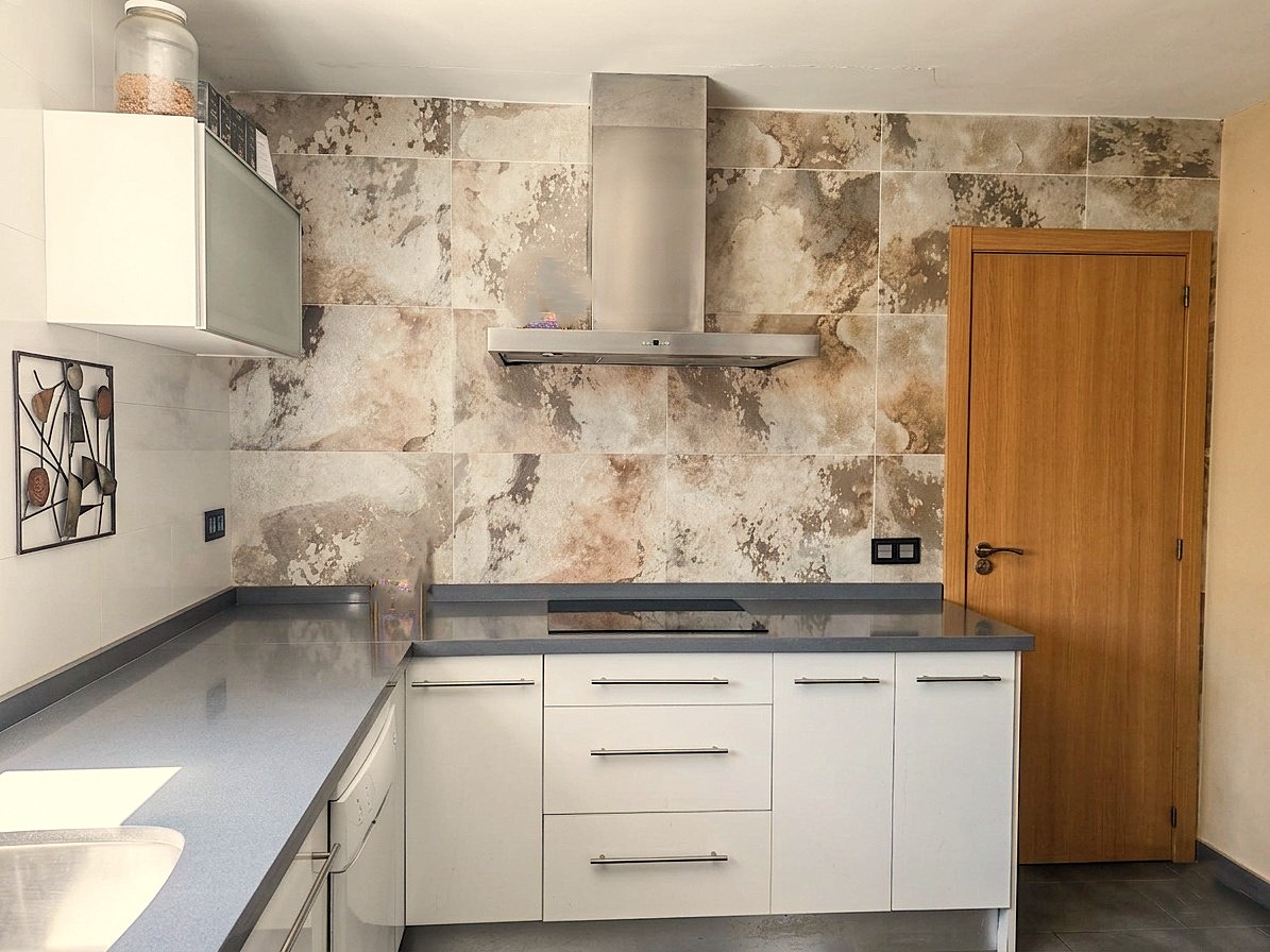 South‑facing modern villa in Calpe