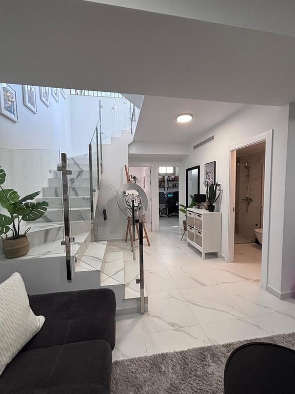 Property #RH21342 - 43