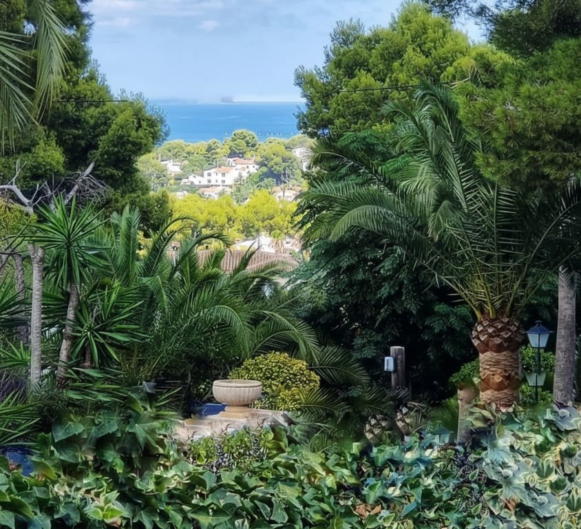 VILLA PRESTIGIOSA EN JÁVEA: VISTAS AL MAR, APARTAMENTO PRIVADO, ENERGÍA SOLAR Y LUJO DE SPA - 2