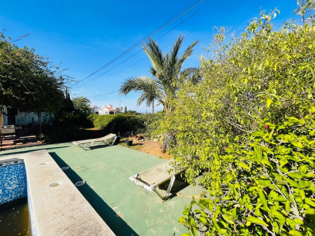 Denia. Chalet en buena área para reformar en venta - 23