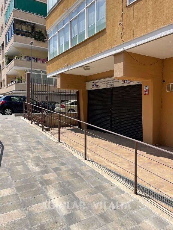 LOCAL COMERCIAL DE 41 M² UTILES - 9