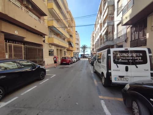 Penthouse met 3 slaapkamers, solarium en frontaal zeezicht aan de boulevard van Torrevieja — foto 35