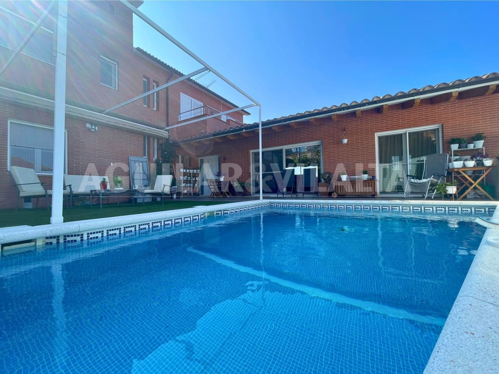 para dos familias con piscina - 78