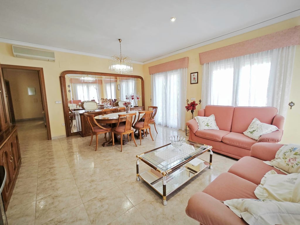 Villa de 270 m2 con piscina en venta en Pedreguer, zona residencial a un paso del centro - 5