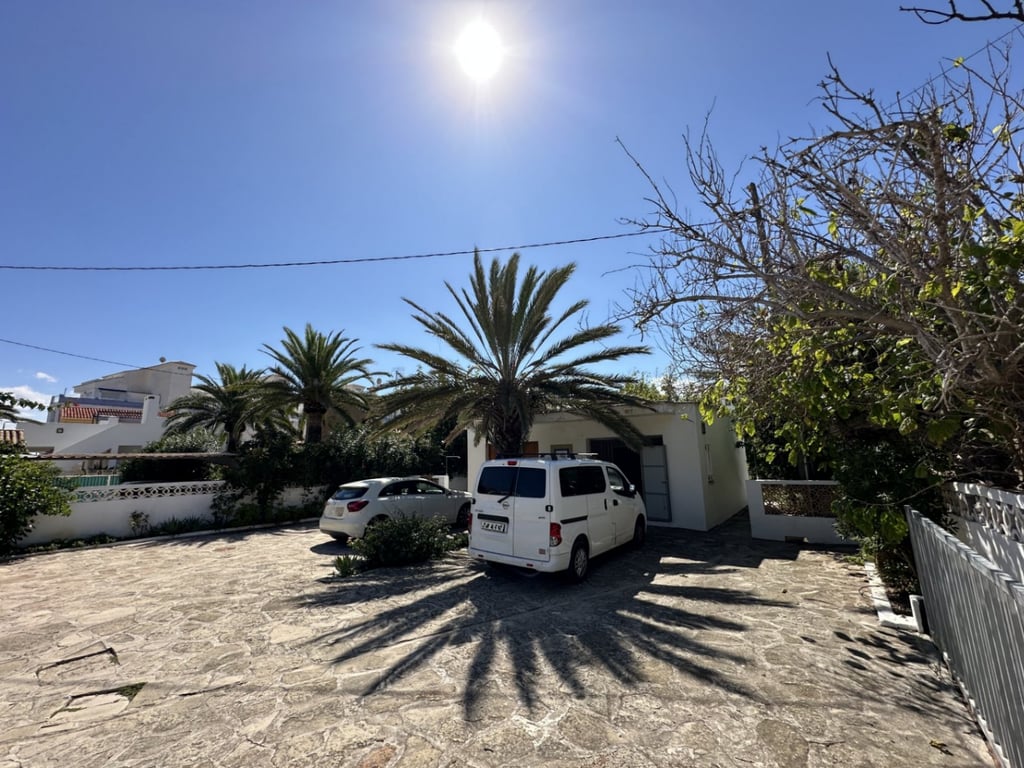 Xalet amb 2 vivendes en 1a línia de platja a Denia - 36