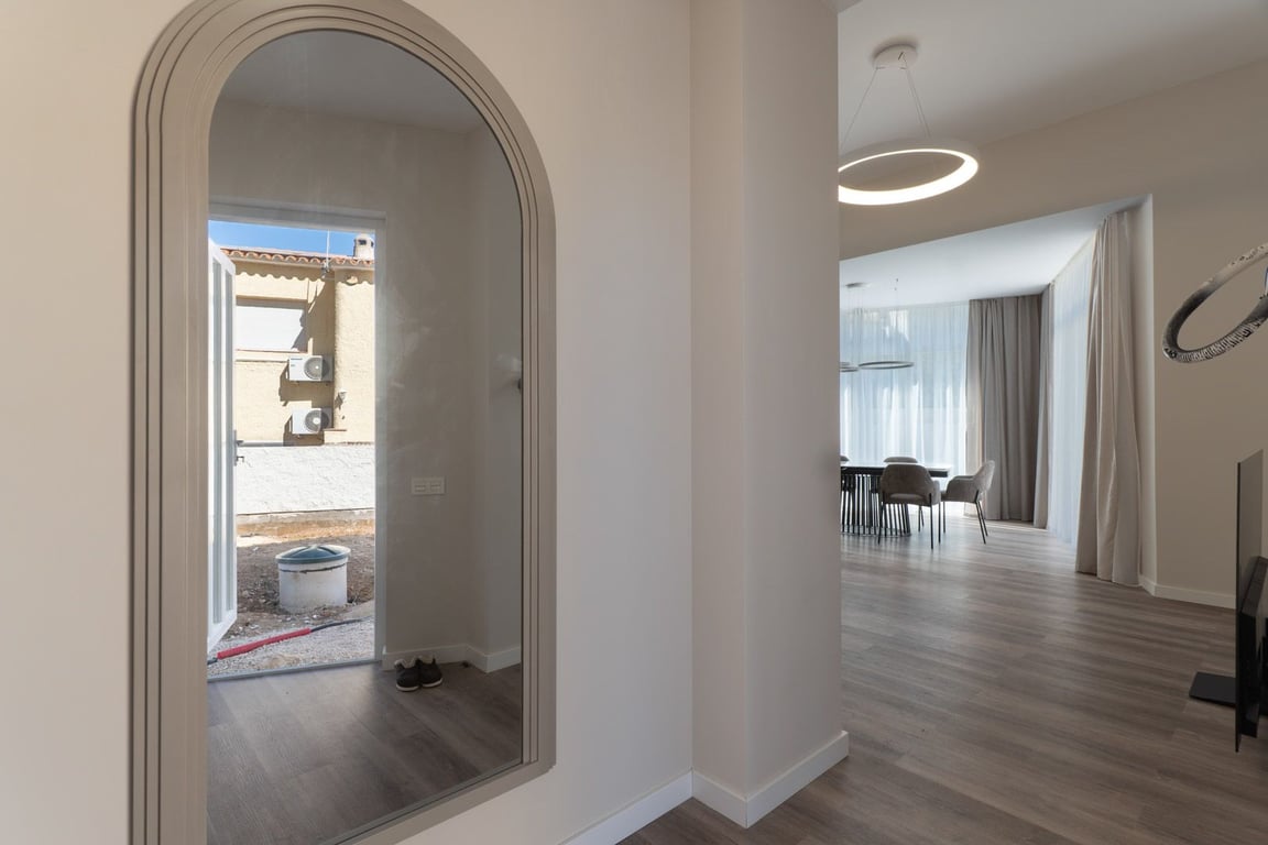 Property #RH21400 - 8