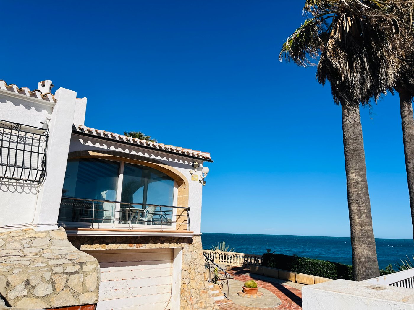 Villa de lujo frente al mar en Jávea — 6 hab · 5 baños · 2.100.000 €