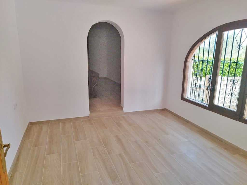 Property #RH20782 - 9