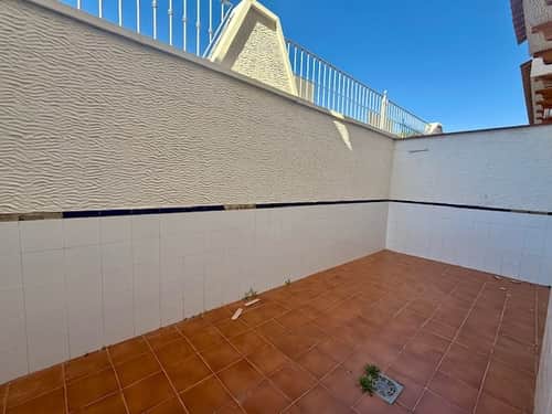 Rijwoning met 3 slaapkamers in San Miguel de Salinas — foto 17