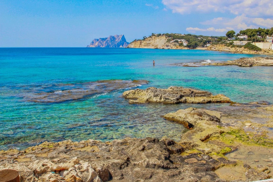 Apartamento con vistas al mar y ubicación privilegiada en Moraira - 12