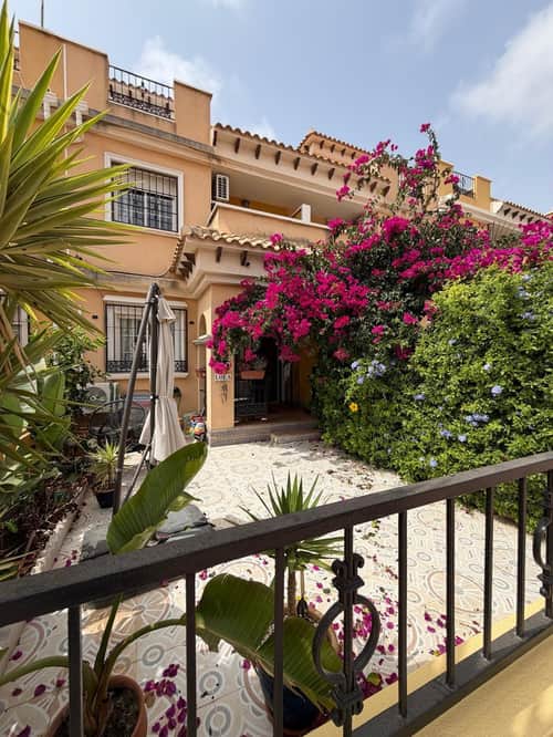 Bungalow met 3 slaapkamers op 900 meter van het strand in Torrevieja — foto 1