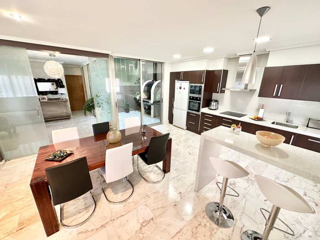 Espai, Llum i Disseny en una Casa Única a Pego - 7