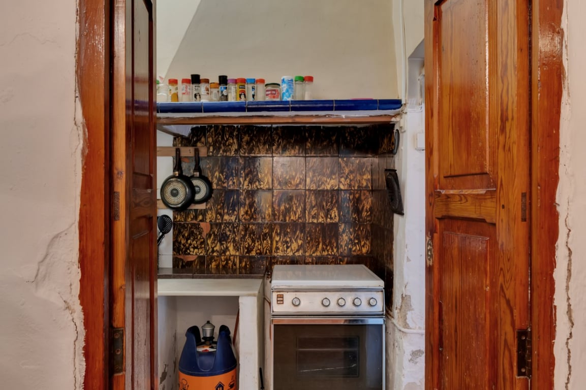 Casa de pueblo con garaje, espacioso patio interior y posibilidad de ampliar la propiedad - 13