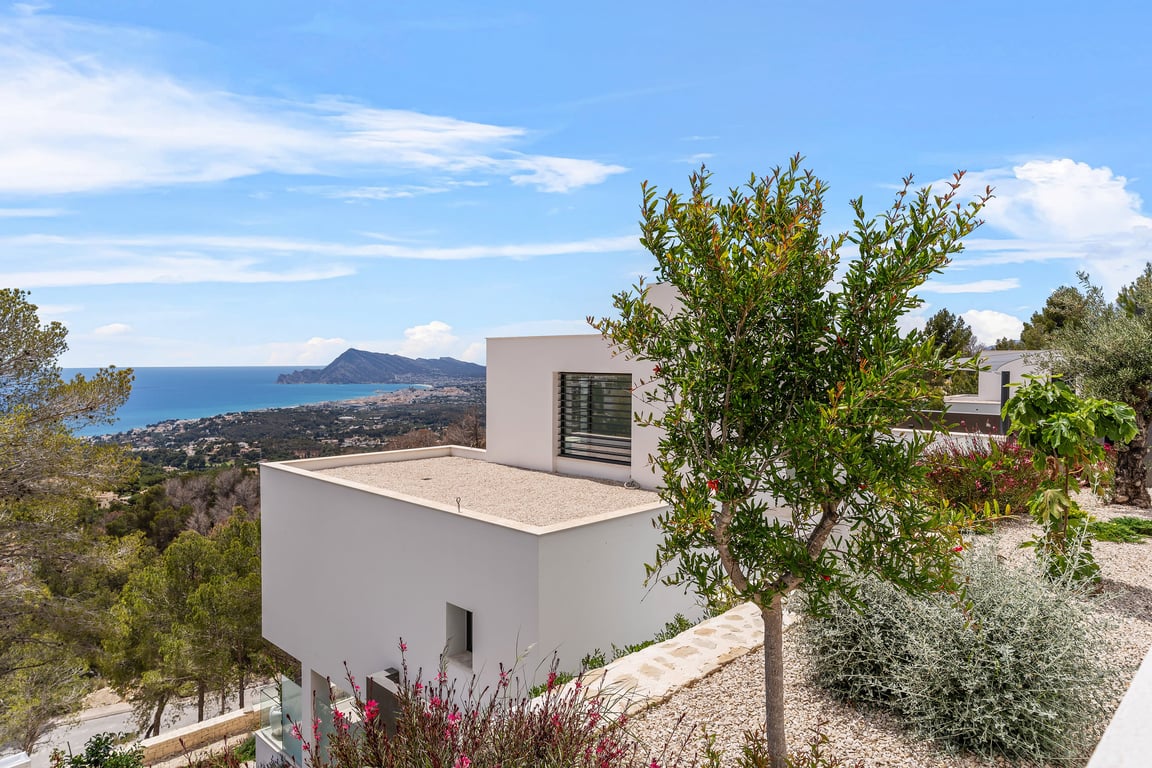 4-bed Villa in Altea photo 2