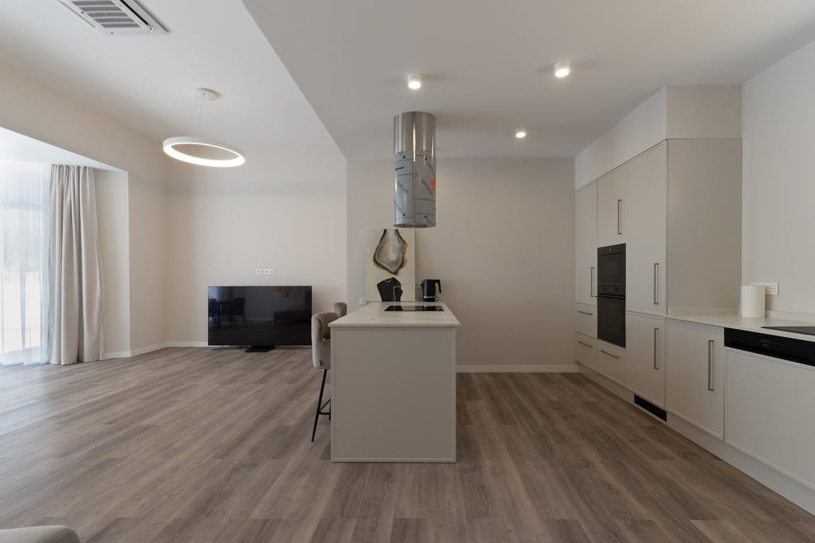 Property #RH21400 - 13