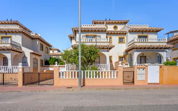 Rijwoning met 2 slaapkamers in Cabo Roig