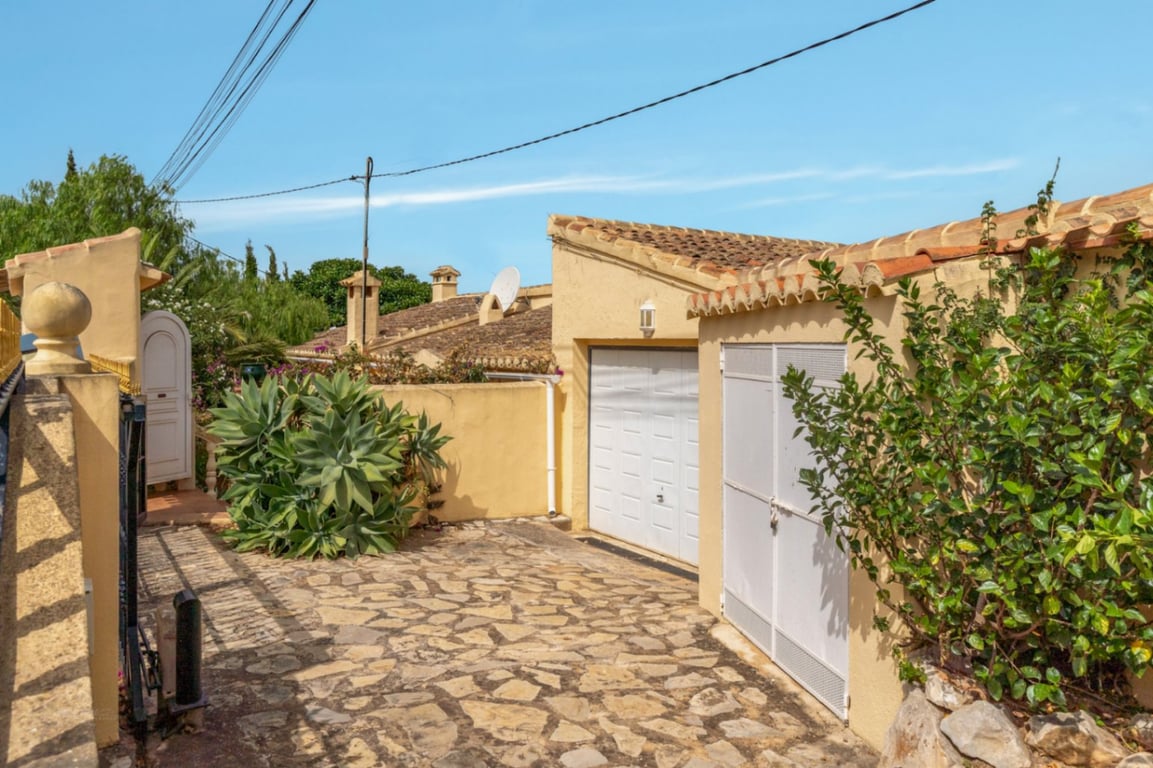 VILLA UBICADA EN UNA TRANQUILA ZONA CON INCREIBLES VISTAS PANORAMICAS - 31